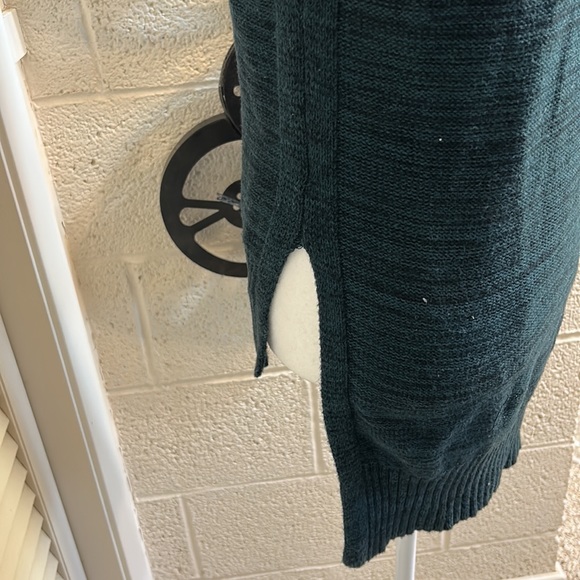 BANANA REPUBLIC S sleeveless turtleneck hi-low sweater in green and black - Picture 6 of 10